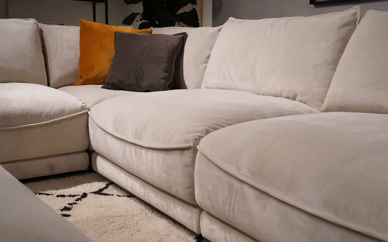 Favonius Modern Motion Sectional Sofa